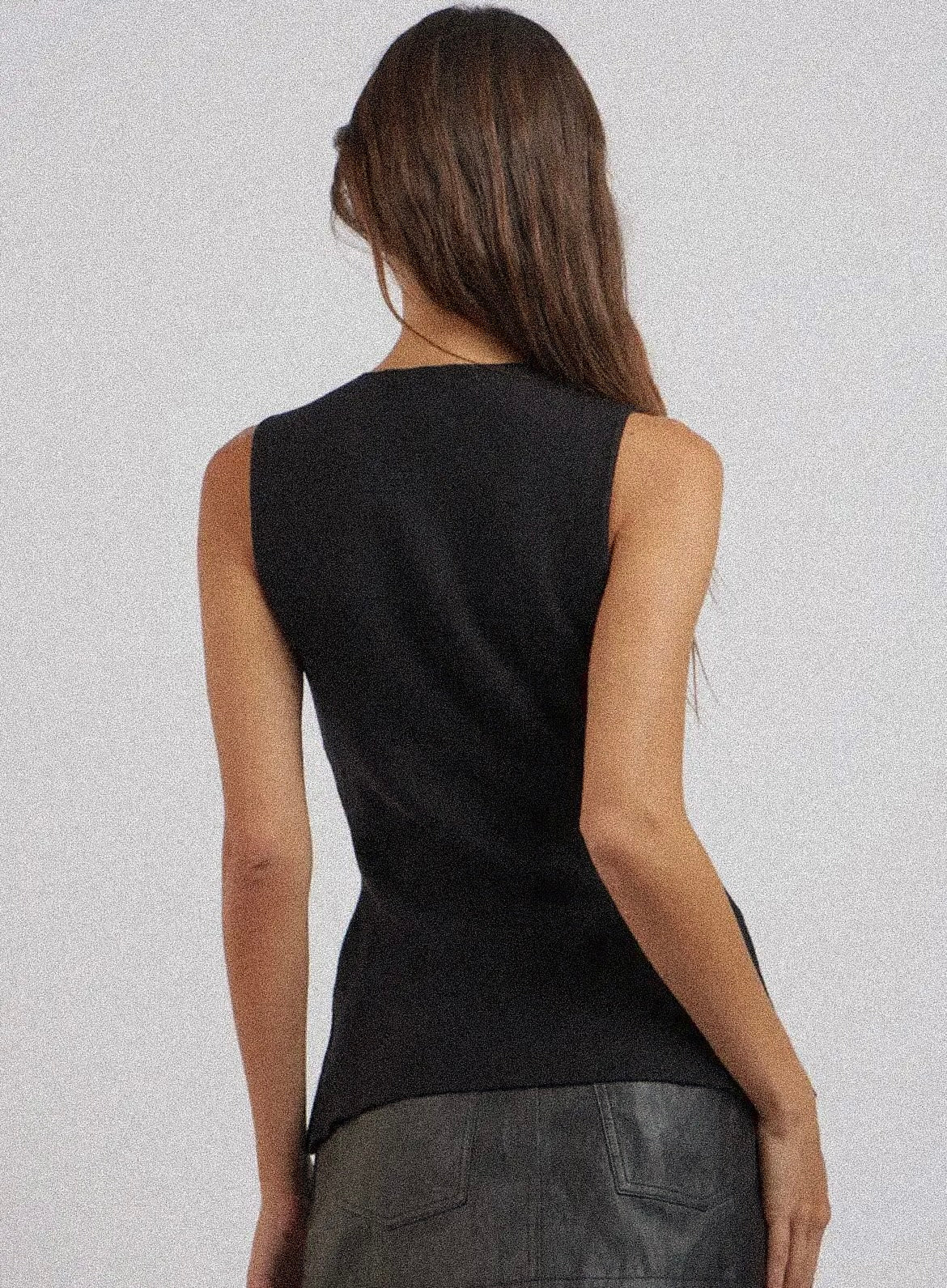 Taylor Sleeveless Black Vest