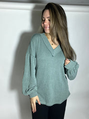 Two Tone Otto Ribbed V-Neck Knit Top in Moss