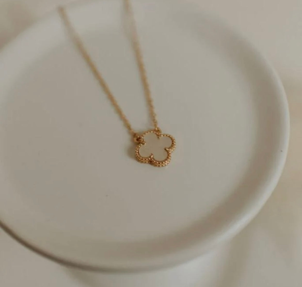 Elizabeth Clover Necklace